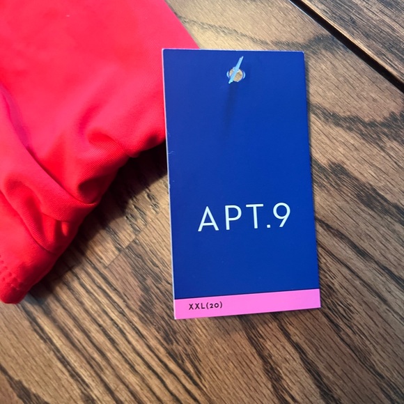 Bikini - NWT Bottom XXL. Top worn once- Large. - Picture 3 of 4